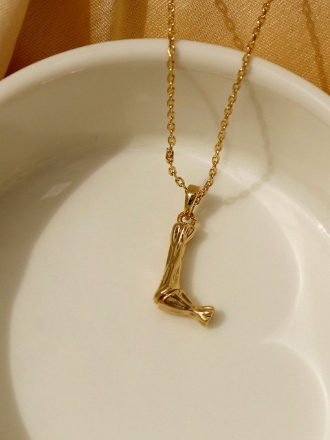 

Pipa Bella Gold-Plated Textured L Initial Pendant Necklace