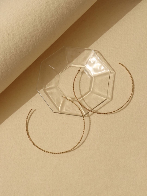 

Pipa Bella Gold-Toned & Plated Minimal Textured Circular Hoop Earrings