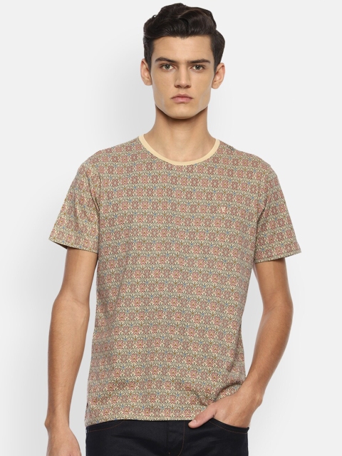 

V Dot Men Beige Geometric Printed Slim Fit T-shirt