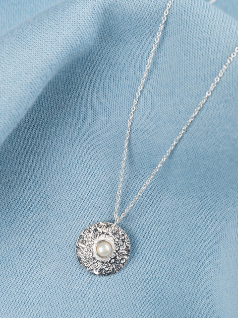 

ExclusiveLane Silver-Toned & White Silver Pearl Necklace