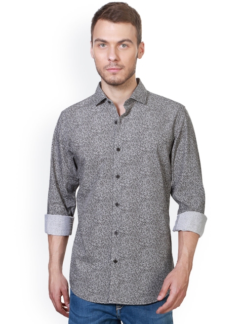 

Peter England Casuals Men Black & White Slim Fit Printed Casual Shirt