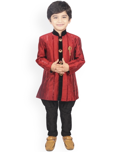 

SG YUVRAJ Boys Maroon & Black Solid Sherwani Set