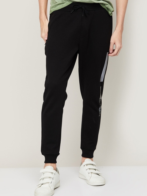 

Bossini Men Black & Grey Solid Joggers