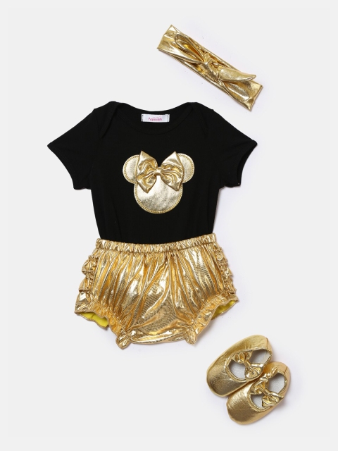 

Hopscotch Girls Black & Gold-Toned Printed T-shirt with Trousers