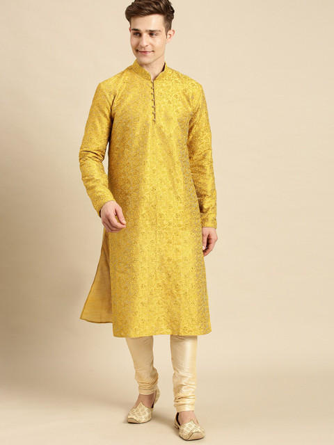 

Sanwara Men Green Floral Embroidered Kurta with Churidar