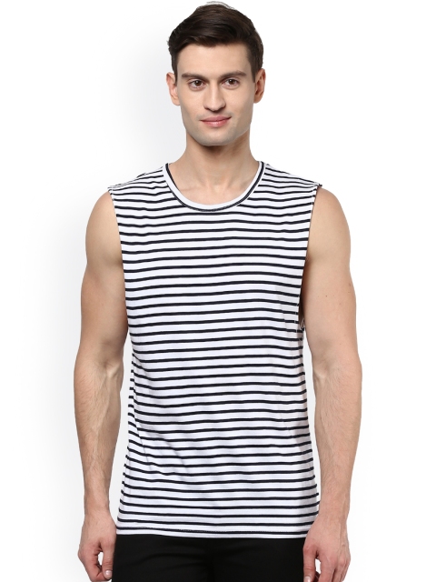

Hypernation Men White & Blue Striped Round Neck T-shirt