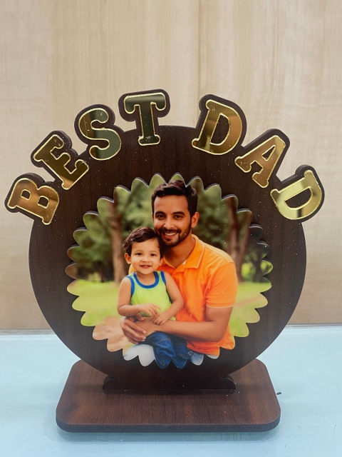 

Ferns N Petals Brown Printed Best Dad Wooden Table Photo Frame