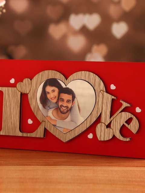 

Ferns N Petals Red & Beige V Day Love Photo Frame