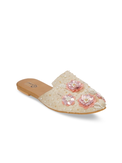 

The Desi Dulhan Women Cream-Coloured Textured Leather Party Mules Flats