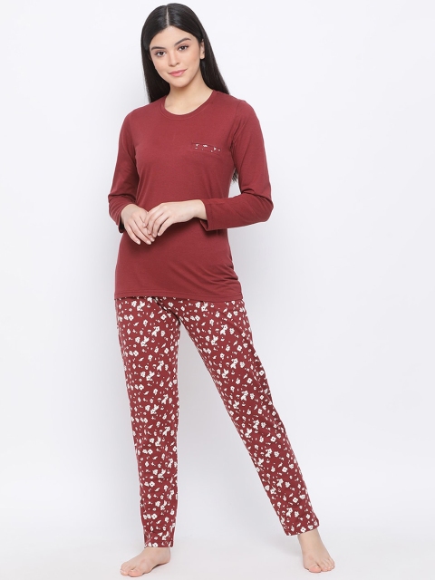 

Kanvin Women Red & White Night suit