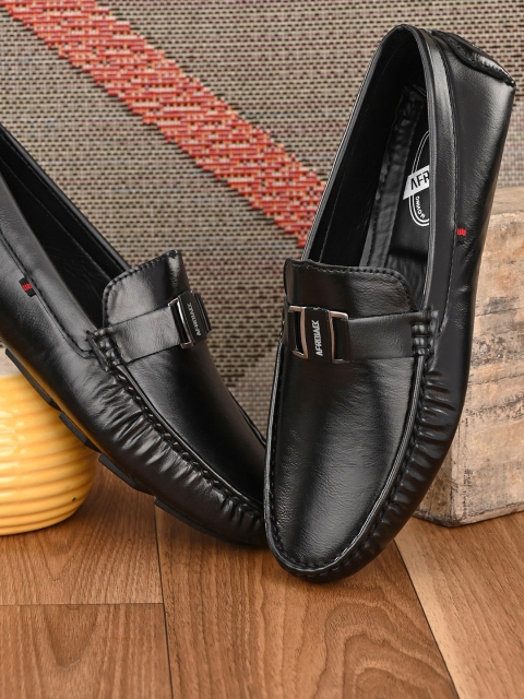 

AfroJack Men Black Textured Loafers