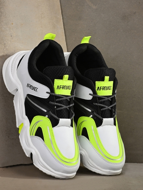 

AfroJack Men Black Colourblocked Sneakers