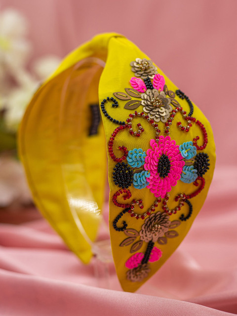

Bellofox Women Yellow & Gold-Toned Embellished Sequinned Hairband