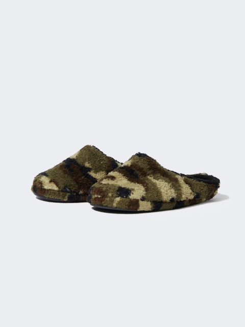 

DeFacto Men Olive Green & Black Printed Room Slippers