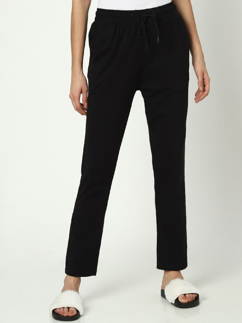 

Bewakoof Women Black Solid Cotton Lounge Pants
