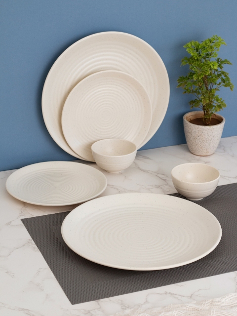 

LIVING ROOTS Cream-Coloured & Pieces Printed Melamine Glossy Dinner Set
