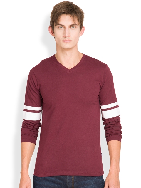

HIGHLANDER Men Maroon Solid V-Neck T-shirt
