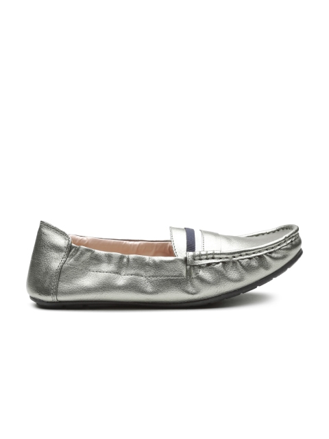 

Carlton London Women Gunmetal-Toned Solid Loafers, Metallic