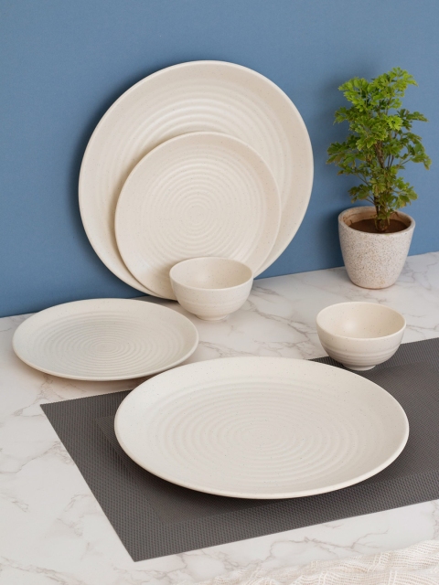 

LIVING ROOTS Cream-Coloured & 18 Pieces Floral Printed Melamine Glossy Dinner Set