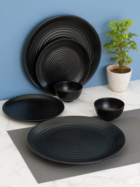 

LIVING ROOTS Set Of 18 Black Solid Melamine Dishwasher & Microwave Safe Dinner Set