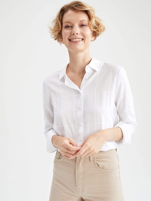 

DeFacto Women White Slim Fit Self-Checked Casual Shirt
