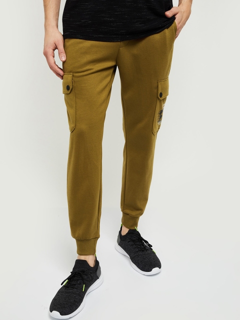 

max Men Khaki-Coloured Solid Joggers