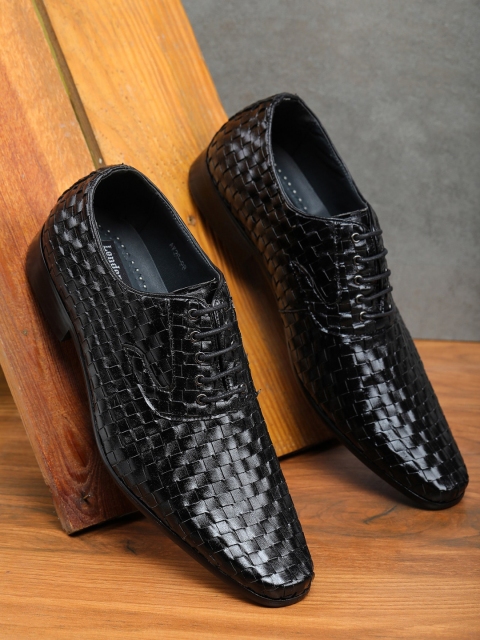 

LONDON STEPS Men Black Textured Formal Oxfords