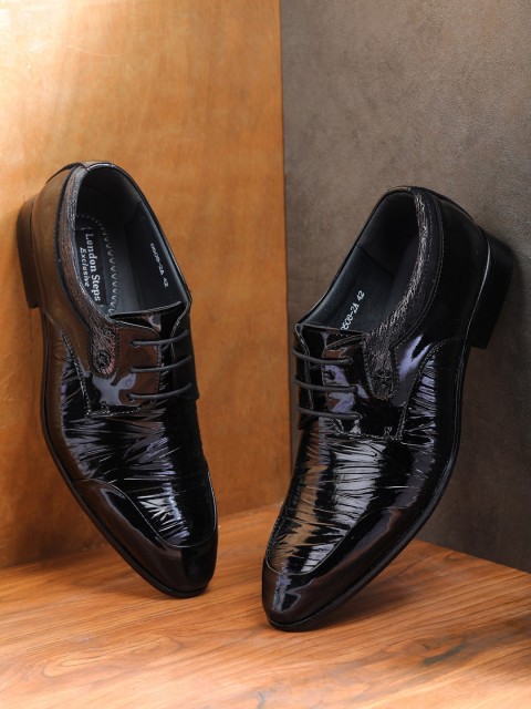 

LONDON STEPS Men Black Solid Formal Derbys