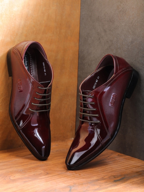 

LONDON STEPS Men Maroon Solid Formal Derbys