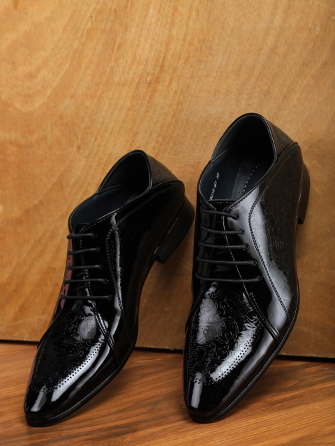 

LONDON STEPS Men Black Solid Formal Derbys