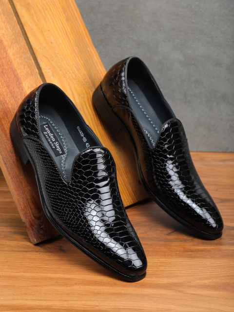 

LONDON STEPS Men Black Textured Formal Loafers