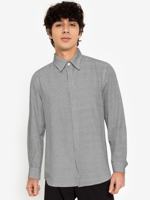 

ZALORA BASICS Men White & Black Checked Pure Cotton Casual Shirt