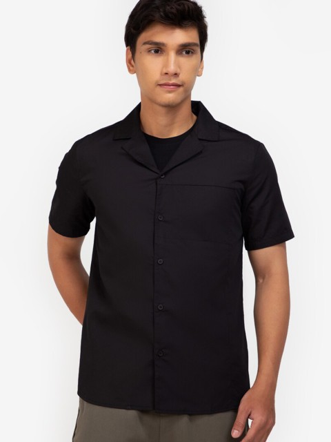 

ZALORA BASICS Men Black Pure Cotton Notched Lapel Casual Shirt