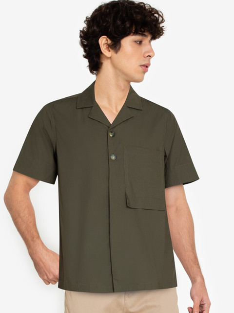 

ZALORA BASICS Men Green Long Rectangle Pocket Casual Shirt
