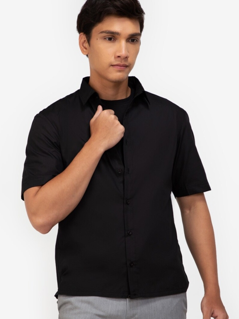 

ZALORA BASICS Men Black Short Sleeve Casual Shirt