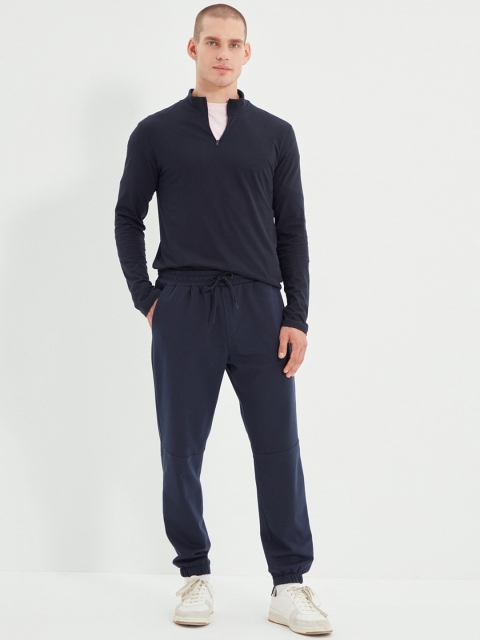 

Trendyol Men Navy Blue Solid Joggers