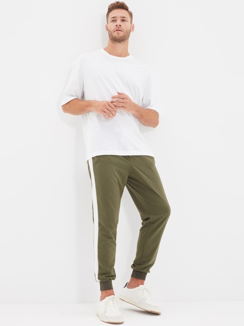 

Trendyol Men Khaki-Coloured Solid Joggers