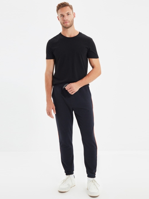 

Trendyol Men Navy Blue Solid Joggers