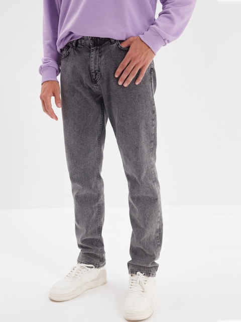 

Trendyol Men Grey Straight Fit Low Distress Light Fade Jeans