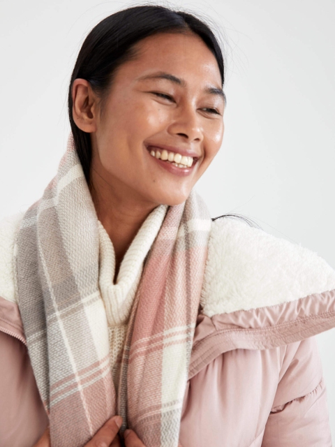 

DeFacto Women Pink & White Checked Stole