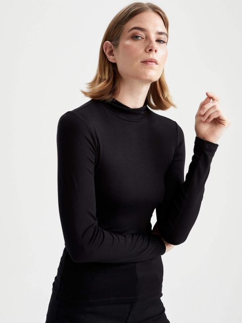 

DeFacto Women Black Solid Turtle Neck Slim Fit T-shirt