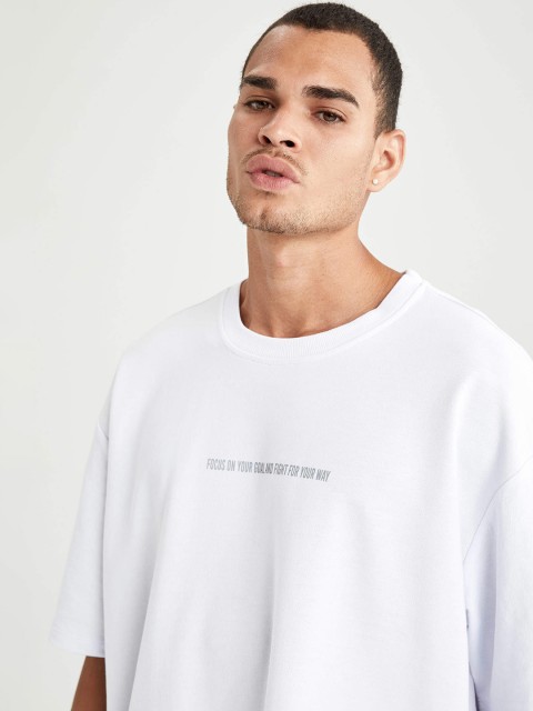 

DeFacto Men White Typography Oversize Fit T-shirt