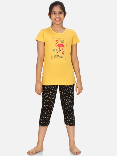 

Charak Girls Yellow Graphic Printed Cotton T-shirt and Capri Set