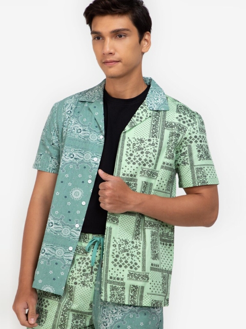 

ZALORA BASICS Men Green Bandana Printed Pure Cotton Casual Shirt