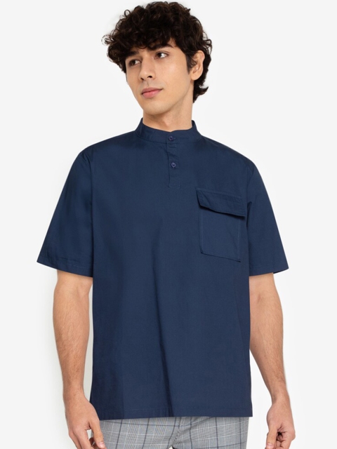 

ZALORA BASICS Men Navy Blue Patch Pocket Half Placket Pure Cotton Casual Shirt