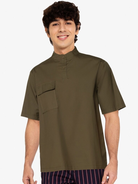 

ZALORA BASICS Men Green Pure Cotton Casual Shirt