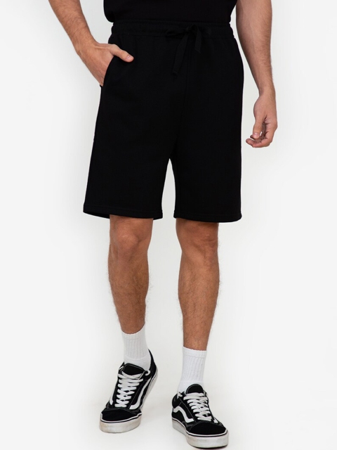 

ZALORA BASICS Men Black Chino Shorts