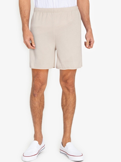 

ZALORA BASICS Men Beige Solid Raw Hem Shorts