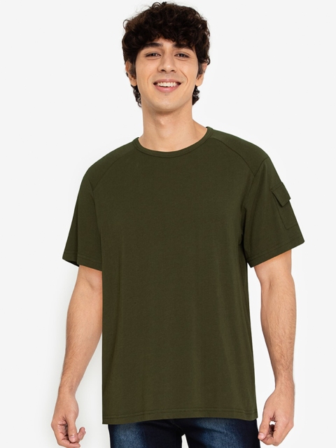 

ZALORA BASICS Men Green Side Flap Pocket T-shirt