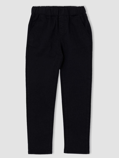 

DeFacto Boys Black Solid Relaxed Fit Pleated Chinos